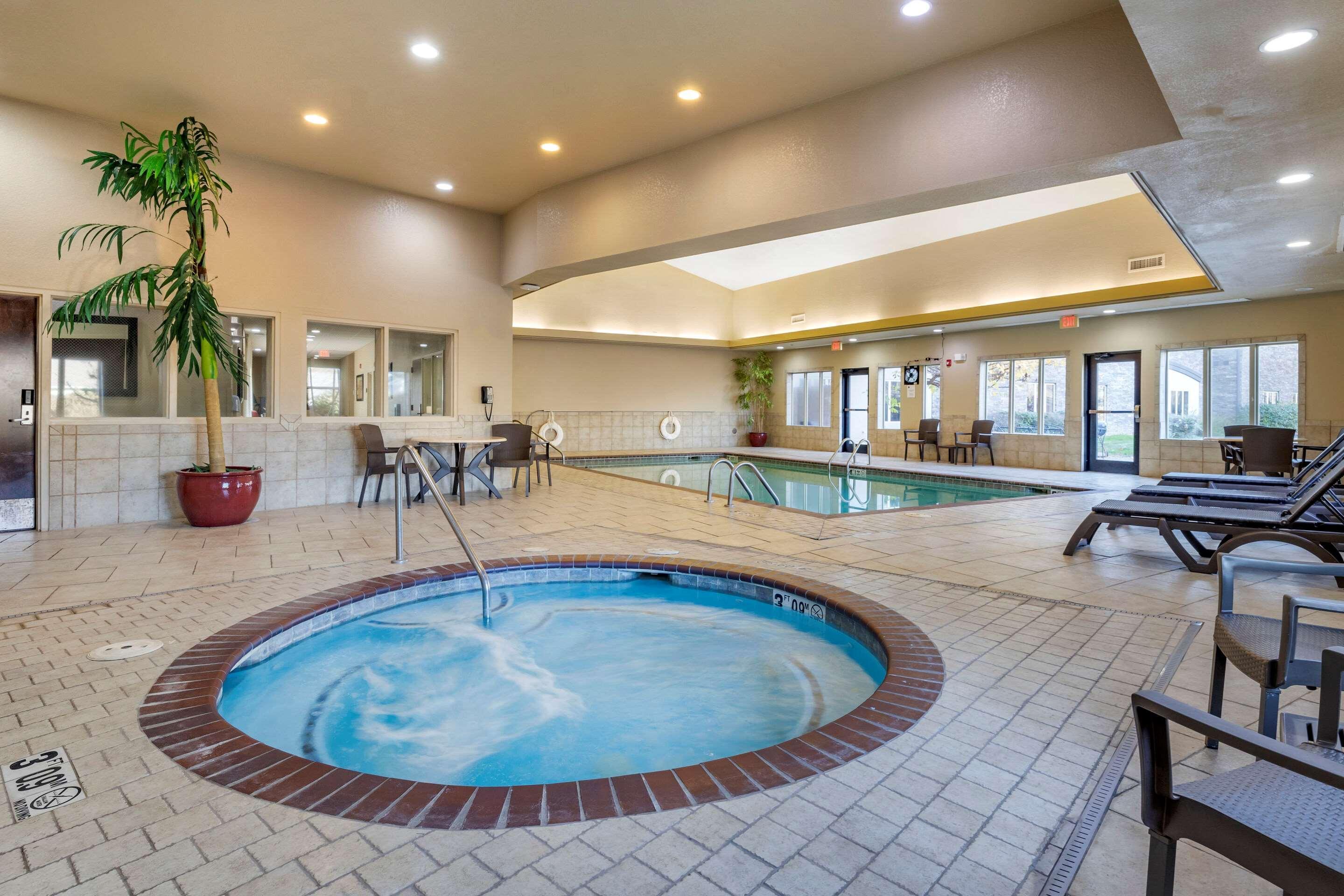 Comfort Inn Bentonville - Crystal Bridges Екстер'єр фото